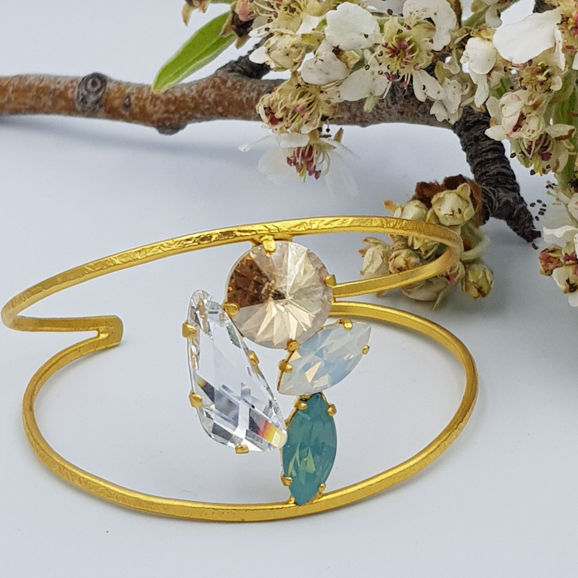 ΒΡΑΧΙΟΛΙ ΕΠΙΧΡΥΣΟ ΜΕ SWAROVSKI ΜΕΛΙ ΔΙΑΦΑΝΟ ΑΣΠΡΟ & AQUA MARIN