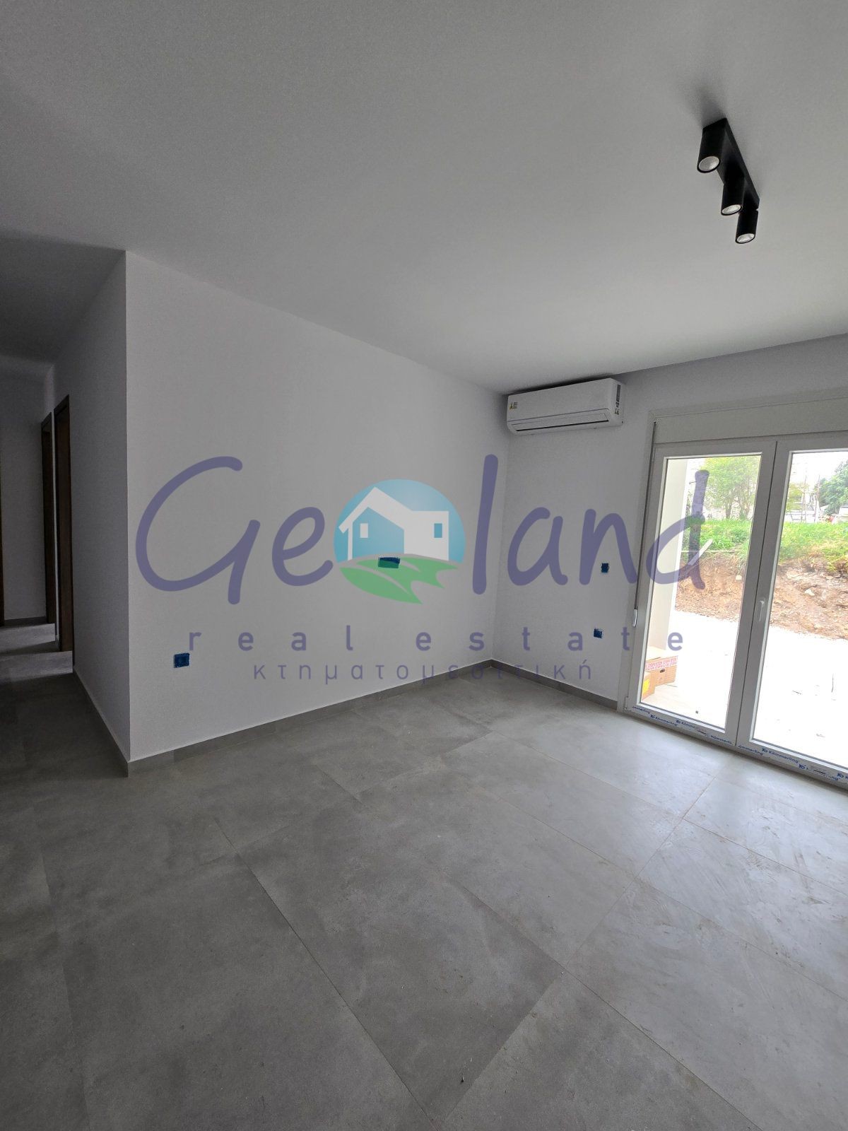 media-image